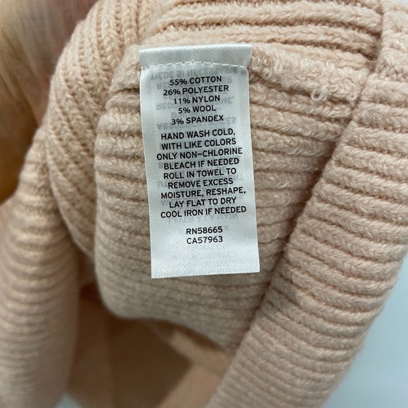 Treasure & Bond Ribbed Pale Pink V-Neck Sweater - Picture 5 of 6